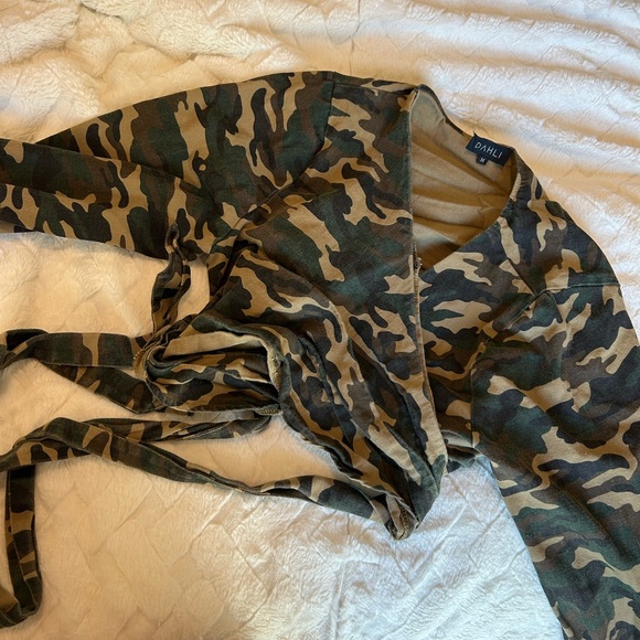 LIONESS DAHLI WRAP TOP - Picture 4 of 7